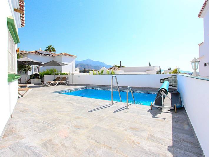 Villa 'Casa Isabella Luxury' com Vista Mar, Wi-Fi e Ar Condicionado in Urbanización Punta Lara, Nerja