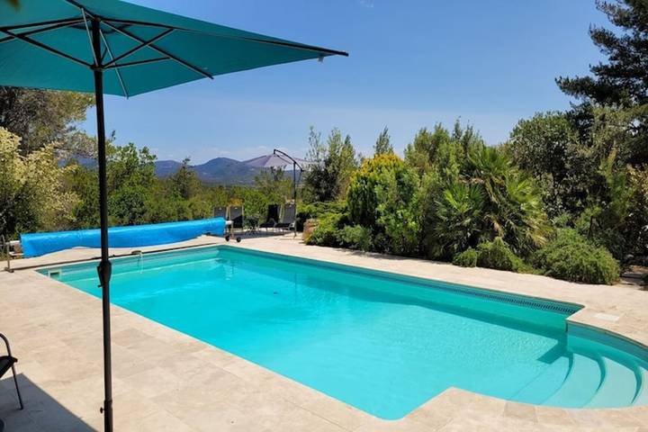 Ferienhaus für 6 Personen, mit Terrasse und Garten sowie Pool in Prades-sur-Vernazobre