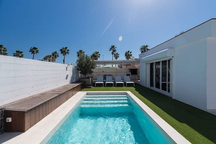 Villa for 6 people, with garden and terrace, with pets in Maspalomas