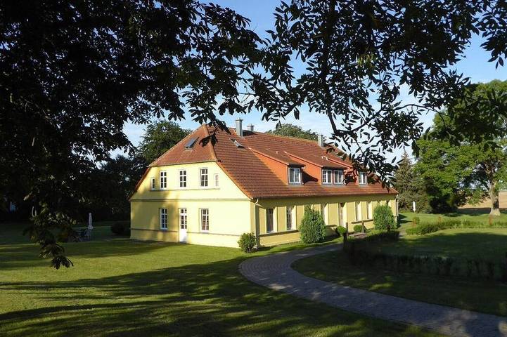 Schloss für 4 Personen, mit Garten und Sauna in Gingst