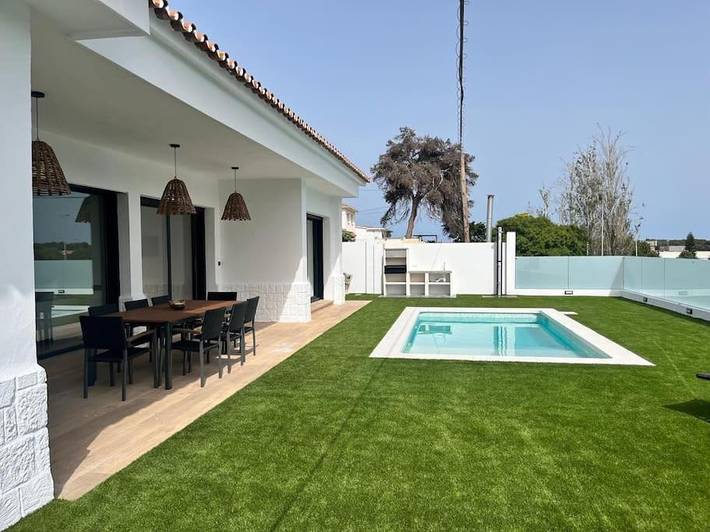 Casa rural para 8 personas, con jardín además de vistas y piscina en Churriana - 2