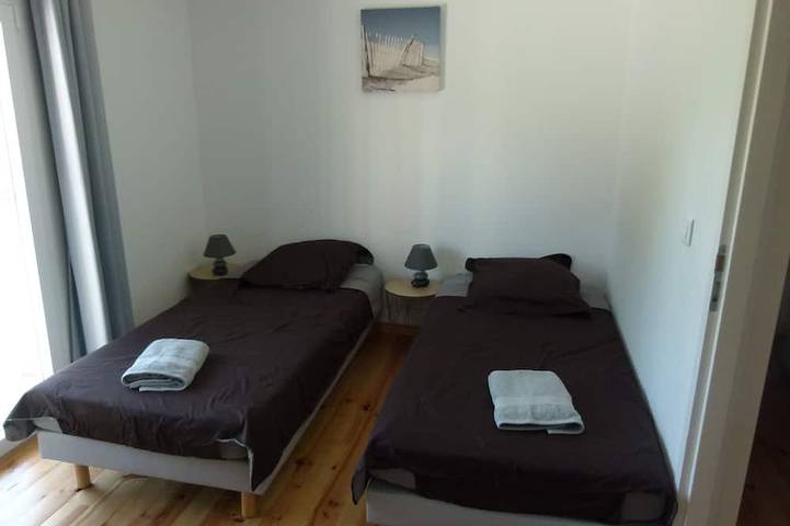 Location de vacances pour 6 personnes, avec terrasse ainsi que jardin et piscine à Pontenx-les-Forges - 4