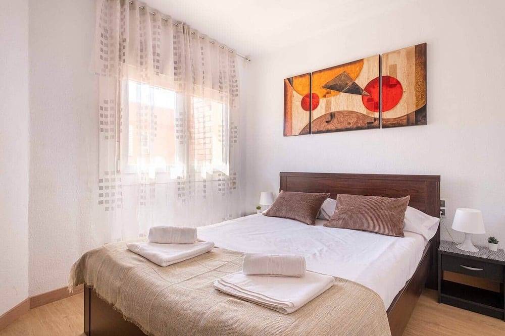 Entire apartment, 5 Min. to the sea and 15 Min. to Barcelona Center in Sant Adrià de Besòs, Barcelonès