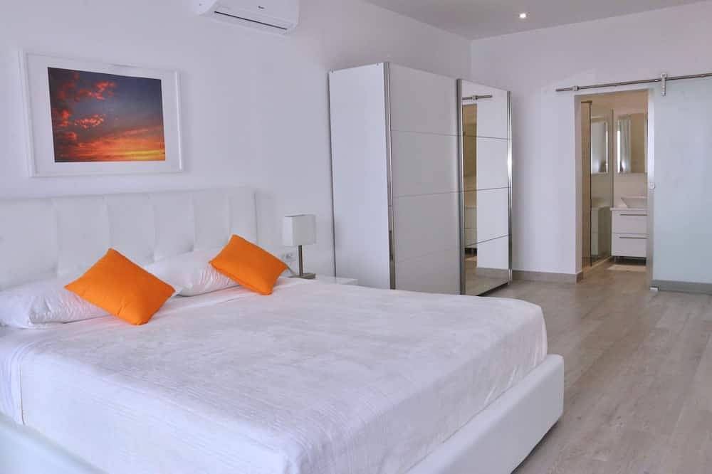 Luxuriös und modern mit Pool, Dachterrasse und Ansichten! Nur wenige Schritte vom Strand entfernt in Drašnice, Makarska Riviera