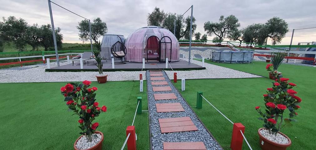 Camping für 2 Personen, mit Terrasse und Garten sowie Ausblick und Pool in den Abruzzen