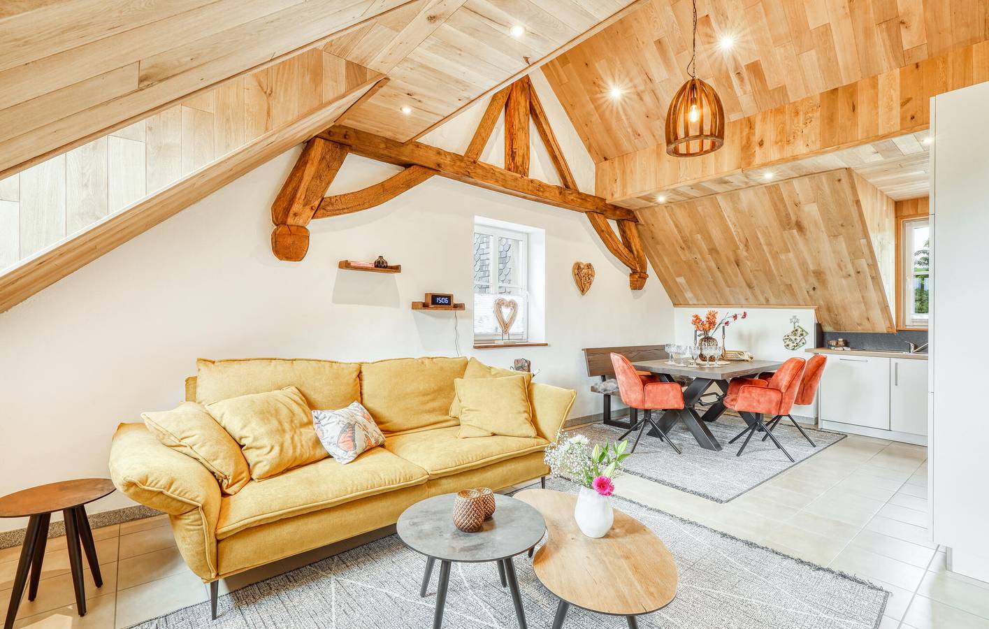 Appartement de vacances entier, Appartement confortable avec terrasse et parking, à 800 m de Laarberg in Irrhausen, Arrondissement d'Eifel-Bitburg-Prüm