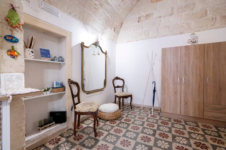 Entire apartment, Holiday Apartment "Chiarina Rooms 2" with A/C und Wi-Fi in Polignano a Mare, Bari Province