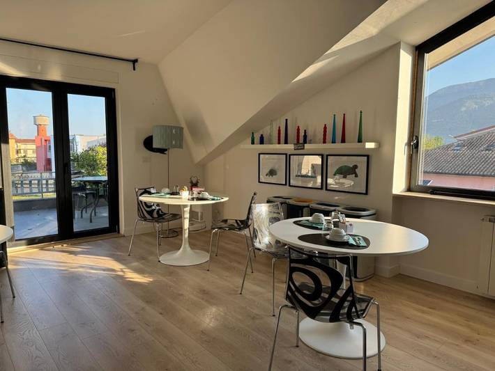 Location de vacances pour 2 personnes, avec jardin et vue à Aquino (homonymie)