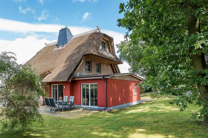 Ferienhaus für 4 Personen, mit Terrasse und Garten sowie Sauna und Ausblick in Wieck am Darß