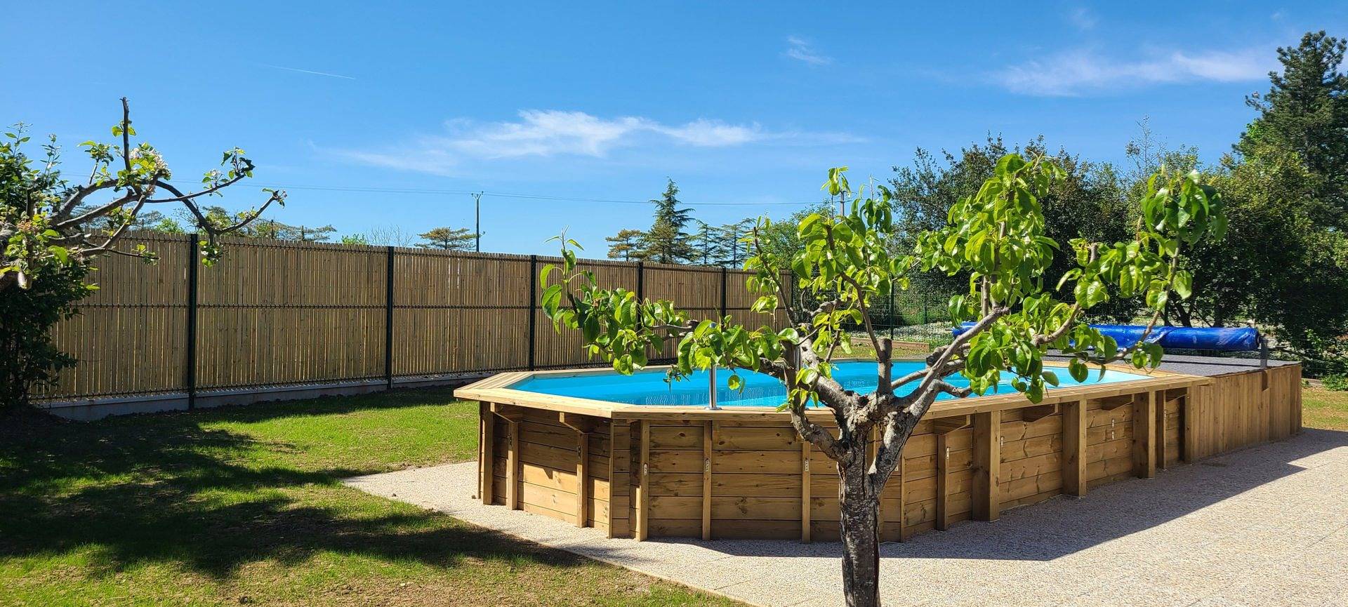 L'Oustal Chantant, Spa, Piscine et Animaux in Castelnau-de-Montmiral, Région d'Albi