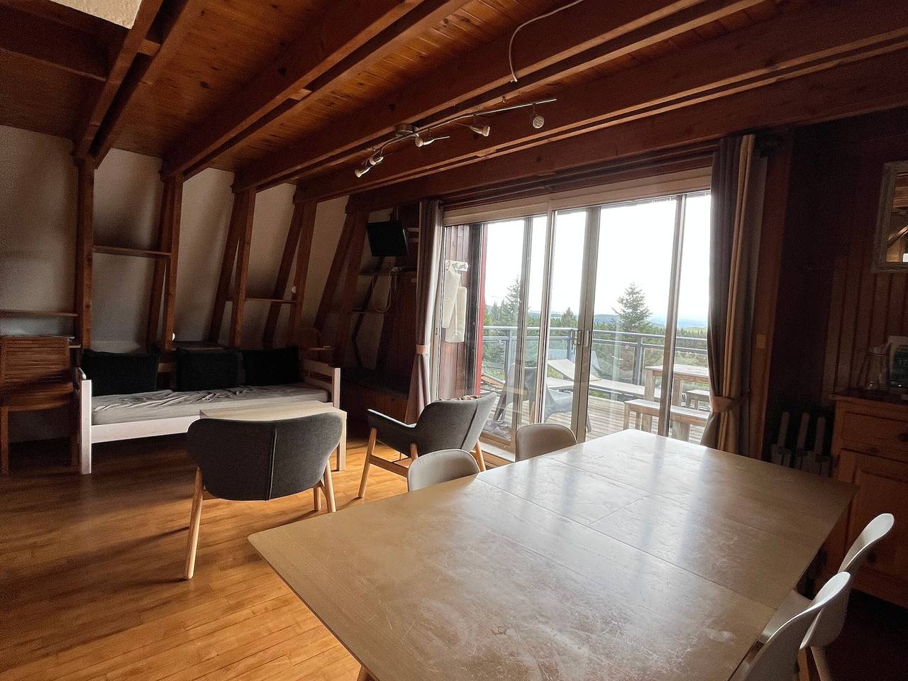 Functional chalet in Super-Besse - 8 guests in Super Besse, Besse-et-Saint-Anastaise