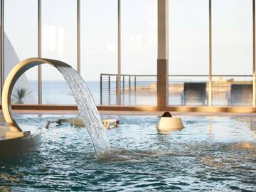 Hôtel pour 2 personnes, avec jacuzzi et sauna ainsi que piscine et terrasse dans Thalassa
