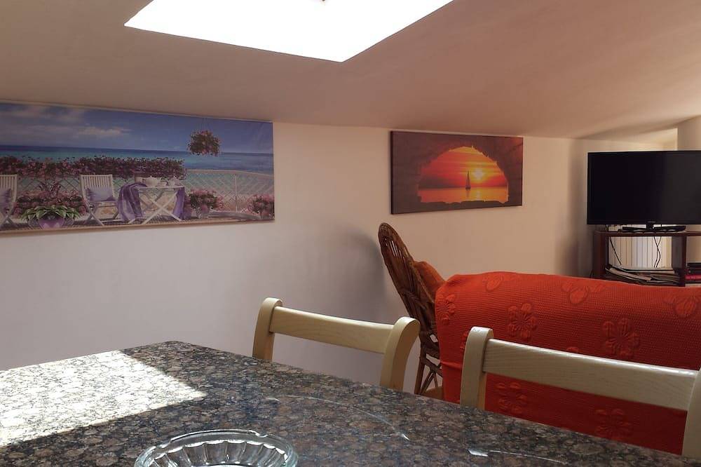 Ganze Wohnung, Modern und Sehr Schön Eingerichtetes Appartment in Einer Villa mit Garten in Sciacca, Agrigento Provinz