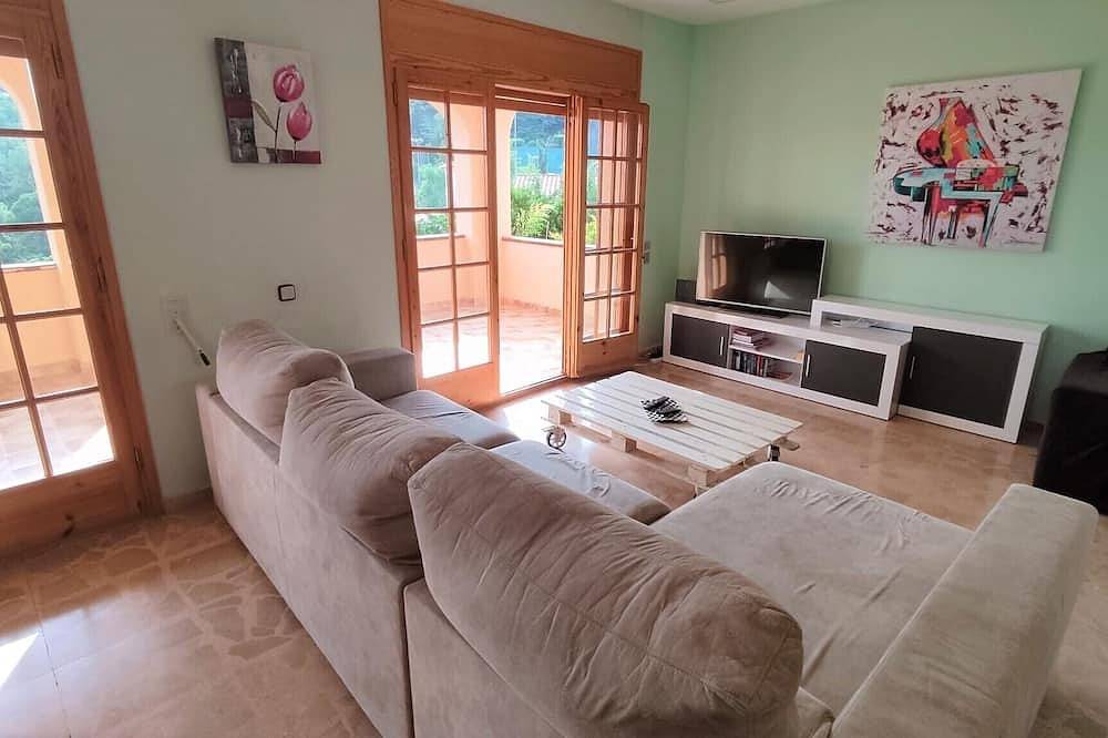 Villa Antonia; Meerblick, privater Pool, Grill, 5 Schlafzimmer in Mataró, Costa del Maresme