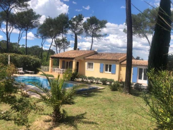Villa pour 6 personnes, avec Terrasse et Jardin ainsi que Piscine et Vue