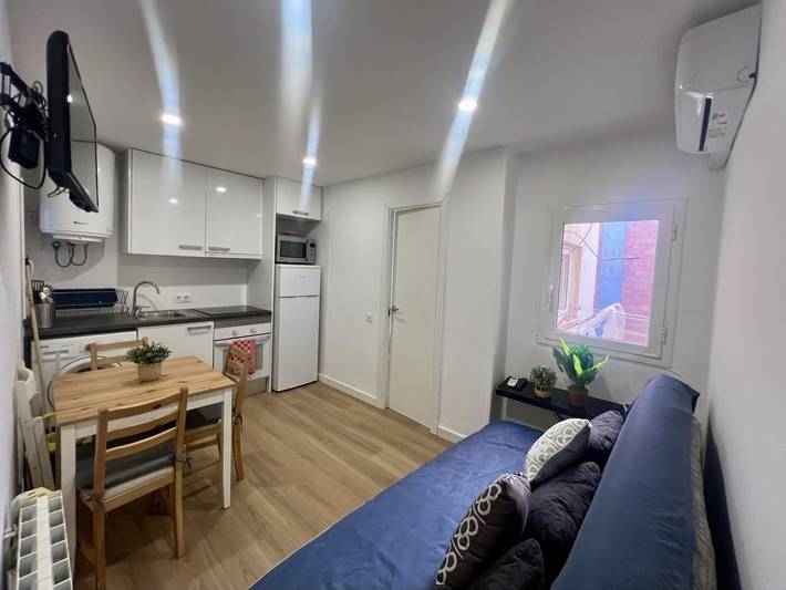 Ganze Ferienwohnung, Modernes Apartment mit AC, WiFi & Küche 400m vom Stadtzentrum entfernt in Hospitalet de Llobregat, l'Hospitalet de Llobregat