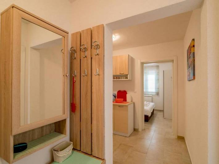 Vacation rental for 4 people, with yard and pool as well as balcony, kid friendly in Montenegro