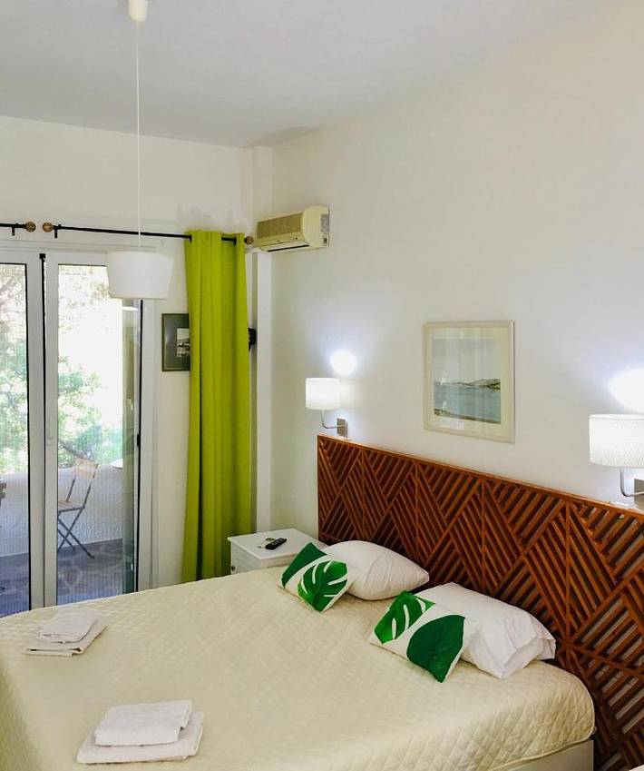 Maison d’hôte pour 2 personnes, avec jardin ainsi que vue et terrasse dans Kea - 4