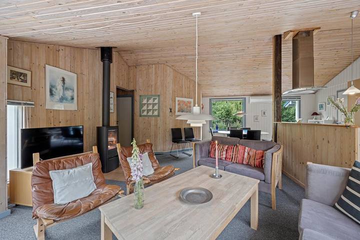 Schönes Ferienhaus mit Whirlpool und mit Außenpool  in Nørre Nebel, Varde