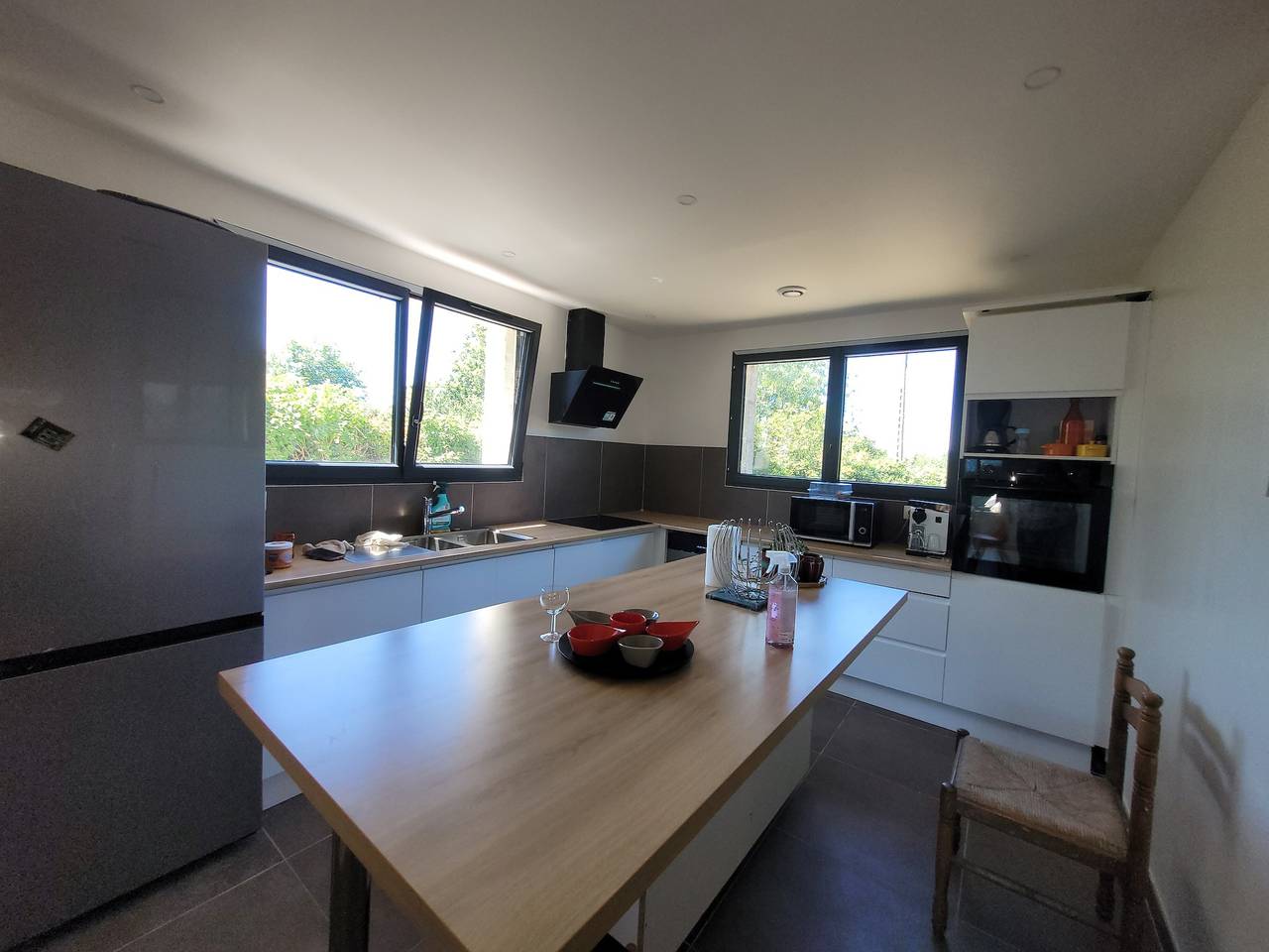 Maison Familiale « Kernevez » : Proche Mer, vue dégagée à l'étage, Terrasse Privée et Jardin in Trébeurden, Côte de Granit Rose