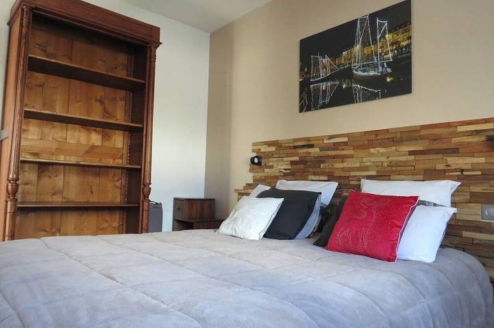 Location de vacances pour 4 personnes, avec Jacuzzi ainsi que Terrasse et Jardin à Landévant - 2