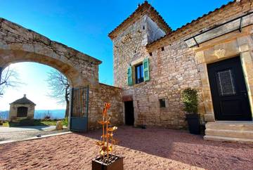 Chambre d’hôte pour 2 personnes, avec piscine ainsi que jardin et vue, animaux acceptés dans le Tarn