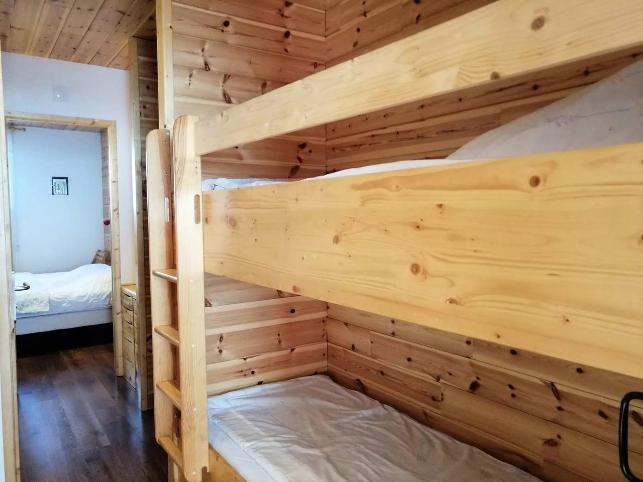 Entire apartment, Fully renovated apartment for 6, on south facing slopes with large balcony in Pra-Loup, Uvernet-Fours