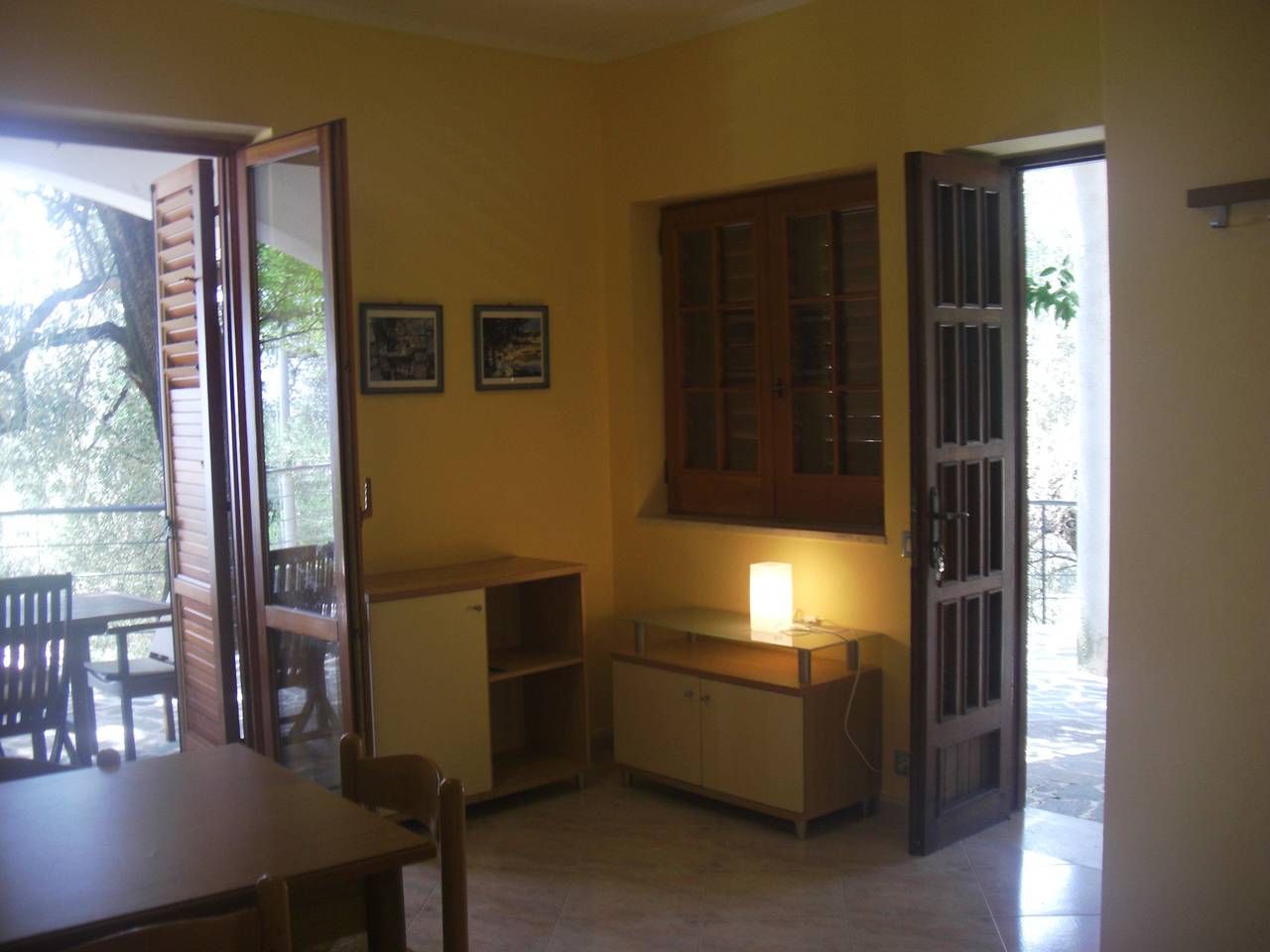 Appartamento intero, Ampio appartamento, patio e vista a mare, Villa Cecilia app 1, Pisciotta Cilento in Pisciotta, Cilento Coast