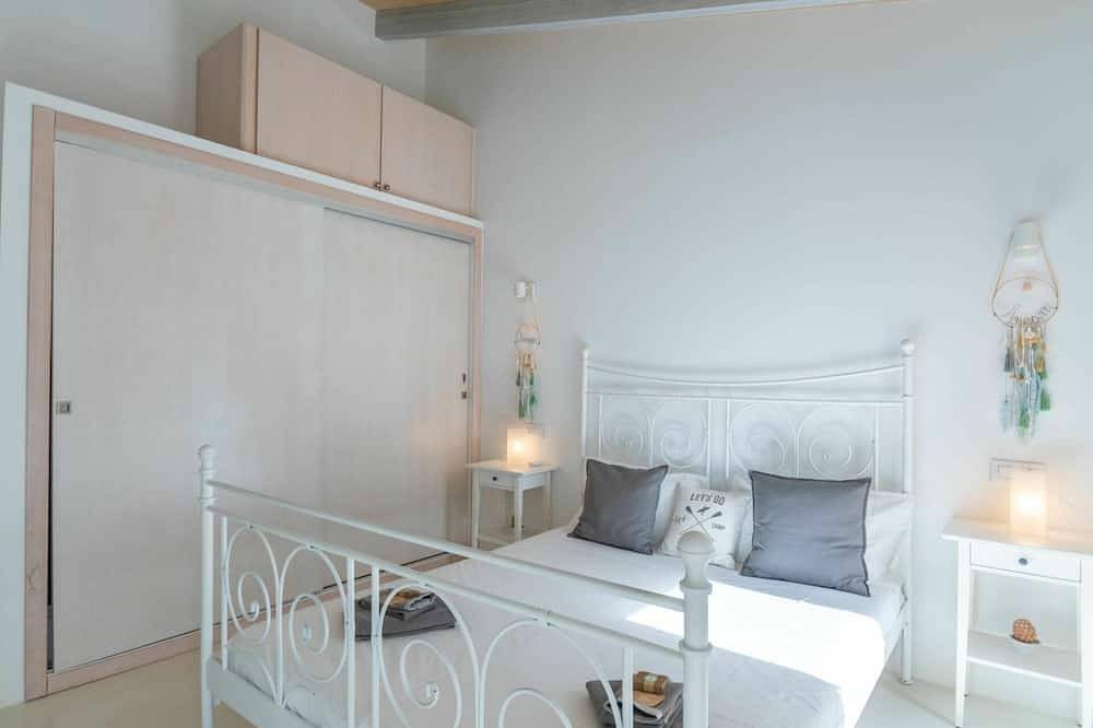 Beautiful private villa for 4 people with Wifi, private pool, A/C, Tv and patio in Artà, East Majorca