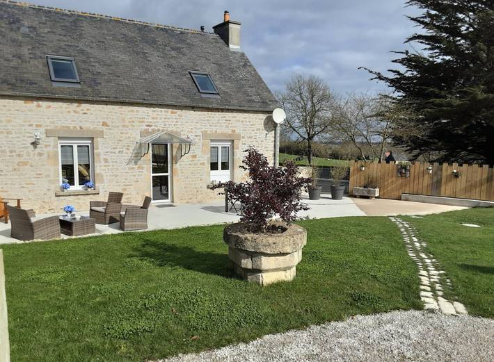 Gîte pour 8 personnes, avec terrasse ainsi que jacuzzi et jardin, animaux acceptés à Saint-Marcouf - 2
