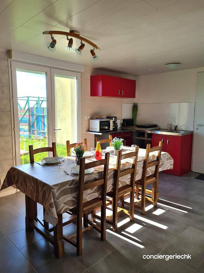 Location de vacances pour 6 personnes, avec vue ainsi que jardin et terrasse à La Flocellière - 3