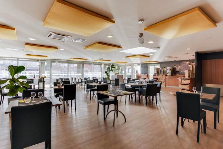 Hôtel pour 2 personnes, avec jardin et terrasse, animaux acceptés à Les Tourrettes - 4