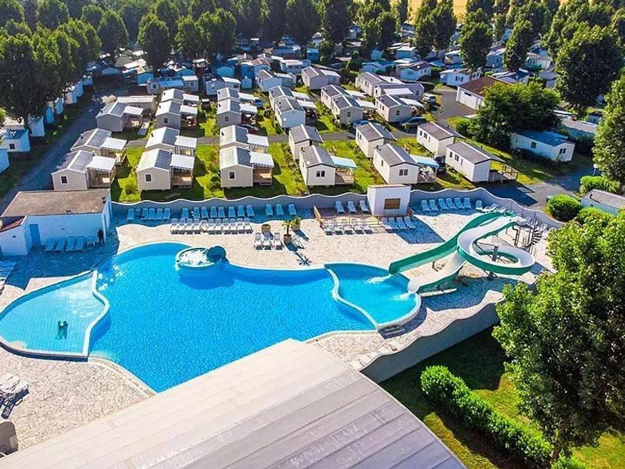 Camping maeva Club l'Atlantique - Stacaravan 6 personen - Klassiek | 2 Slaapkamers | 4/6 Pers. | Verhoogd terras in Angles, Vendée