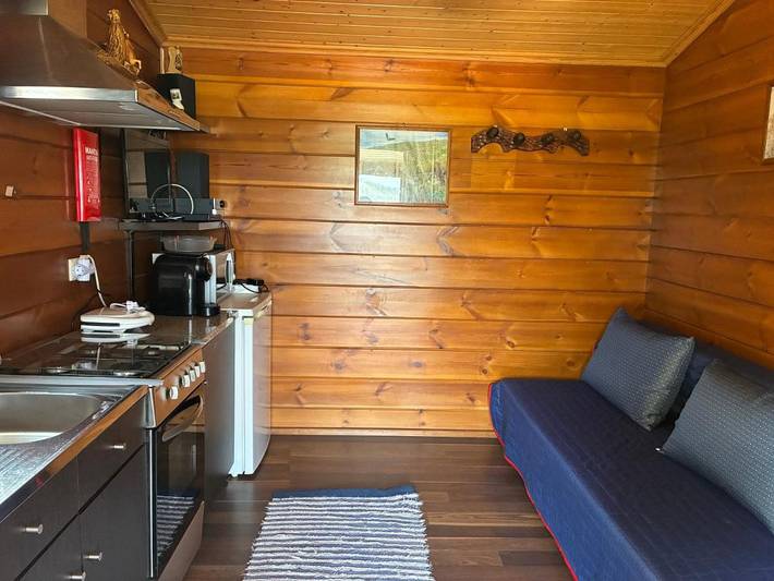 Location de vacances pour 4 personnes, avec piscine ainsi que vue et jardin dans Castro Daire - 2