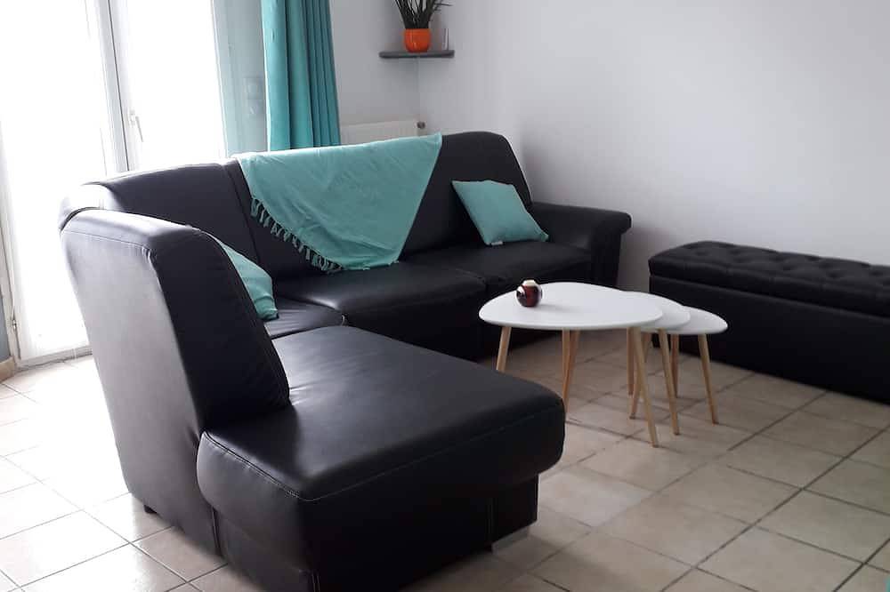 On the heights of Carcassonne with its own private pétanque area in Carcassonne, Carcassonne region