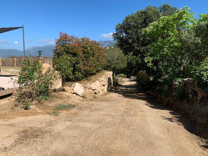 Location de vacances pour 6 personnes, avec vue ainsi que terrasse et jardin à Foce - 4