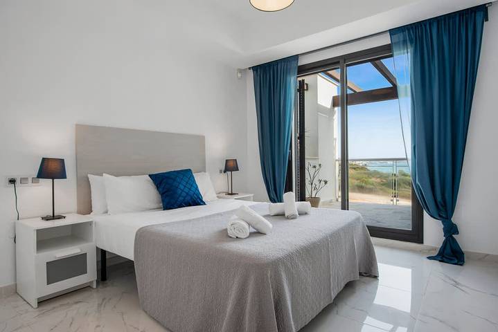 Ganze Ferienwohnung, Ferienwohnung für 4 Personen mit Garten in Casares del Mar, Casares
