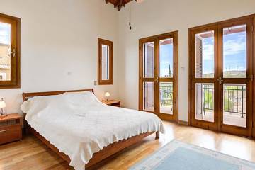 Villa for 4 People in Aphrodite Hills, South Cyprus, Photo 2