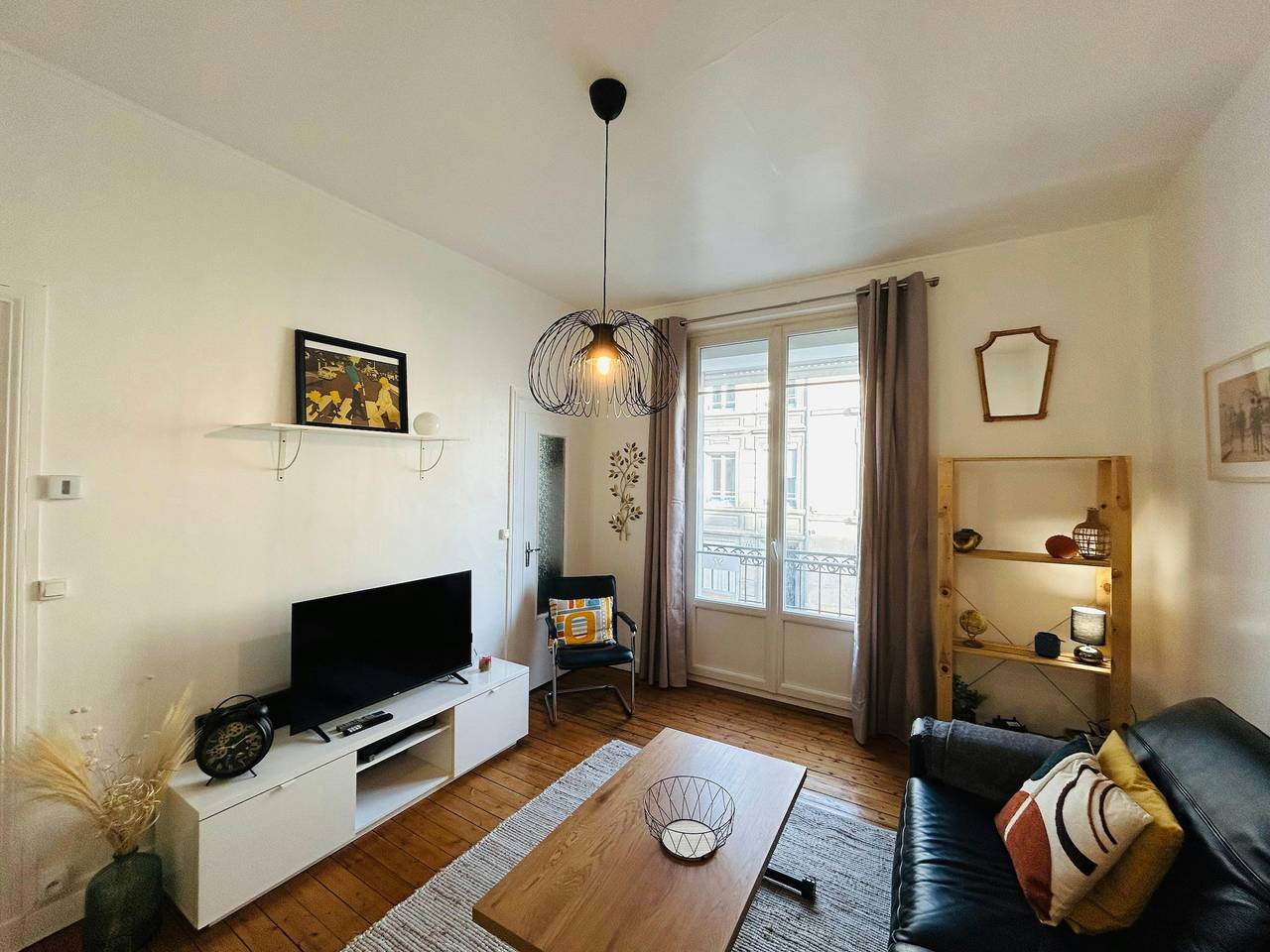 Appartement entier, 12 Ruinart · Le Prestigieux Ruinart | Centre-Ville in Reims, Marne