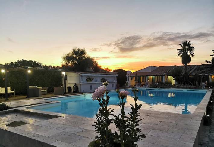 Hôtel pour 3 personnes, avec piscine et jardin