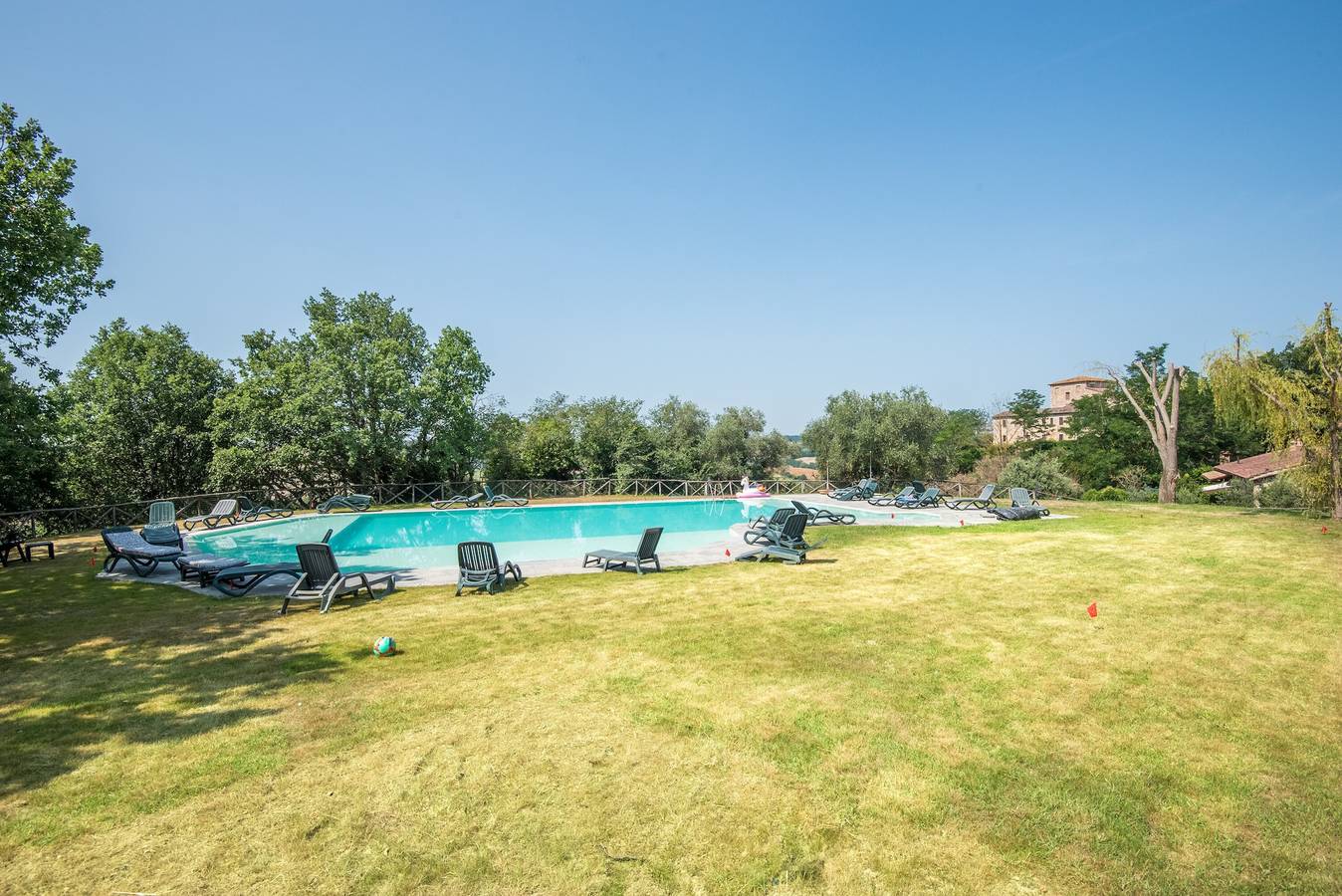 Appartamento intero, Appartamento 'Fortilizio Di Campiglia Il Pero' con piscina e terrazza condivisa  in Rapolano Terme, Chianti