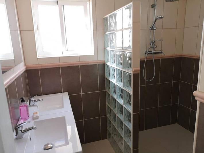 Chalet para 8 personas, con Balcón y Terraza además de Piscina y Vistas en Vall D'albaida