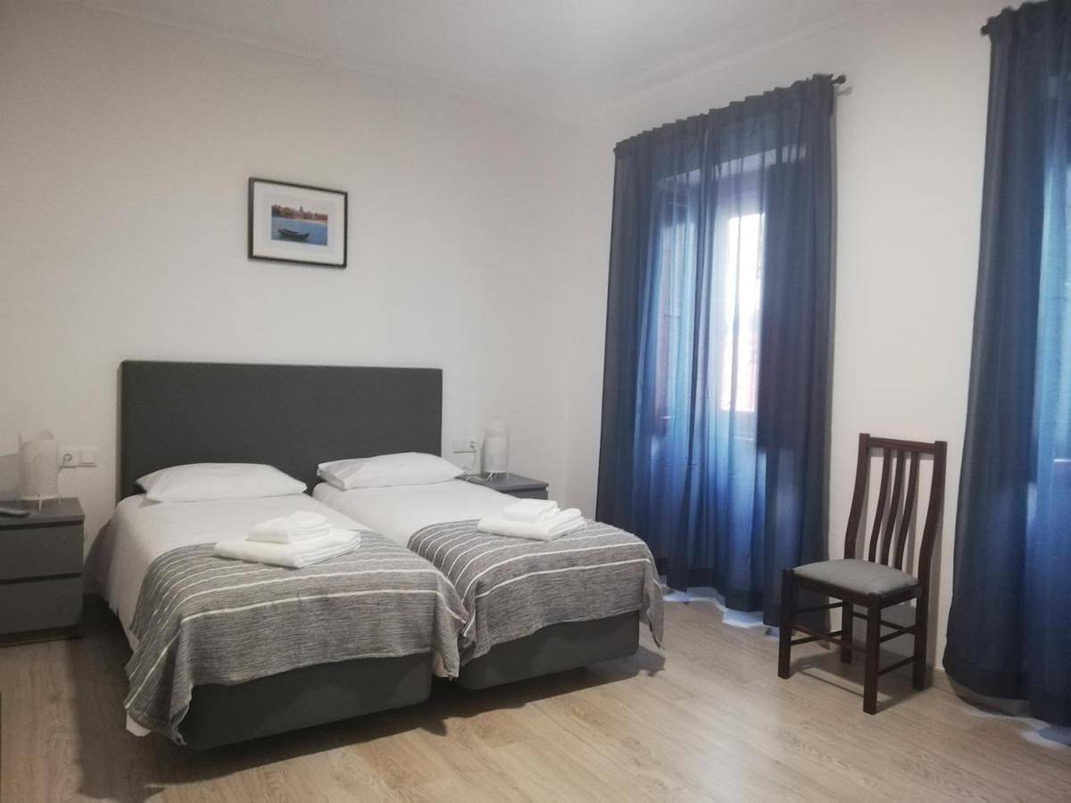 Apartamento de férias inteiro, Double Room with External Private Bathroom in Cascais e Estoril, Costa de Lisboa