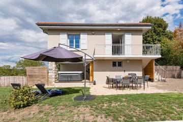 Gîte pour 6 personnes, avec terrasse ainsi que jardin et sauna dans Lac de Paladru
