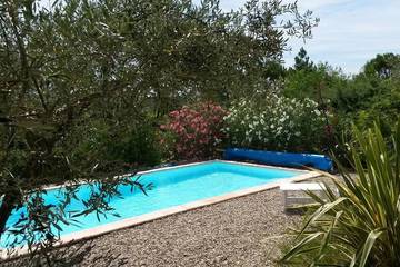 Gîte pour 6 personnes, avec terrasse et jardin à Blauzac