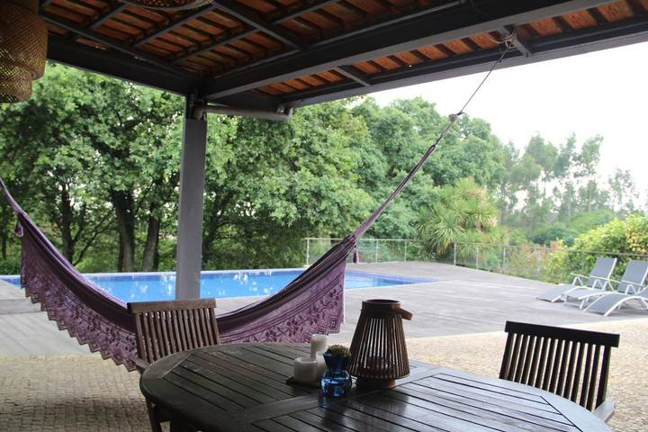 Gîte pour 4 personnes, avec jardin ainsi que vue et piscine dans Trofa