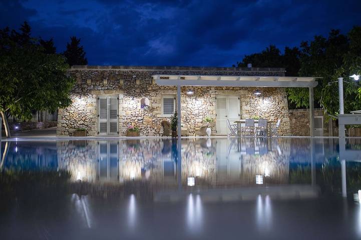 Ferienhaus für 8 Personen, mit Garten und Terrasse sowie Whirlpool