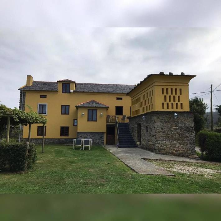 Apartamento para 3 personas, con Terraza además de Jardín y Vistas en Castropol