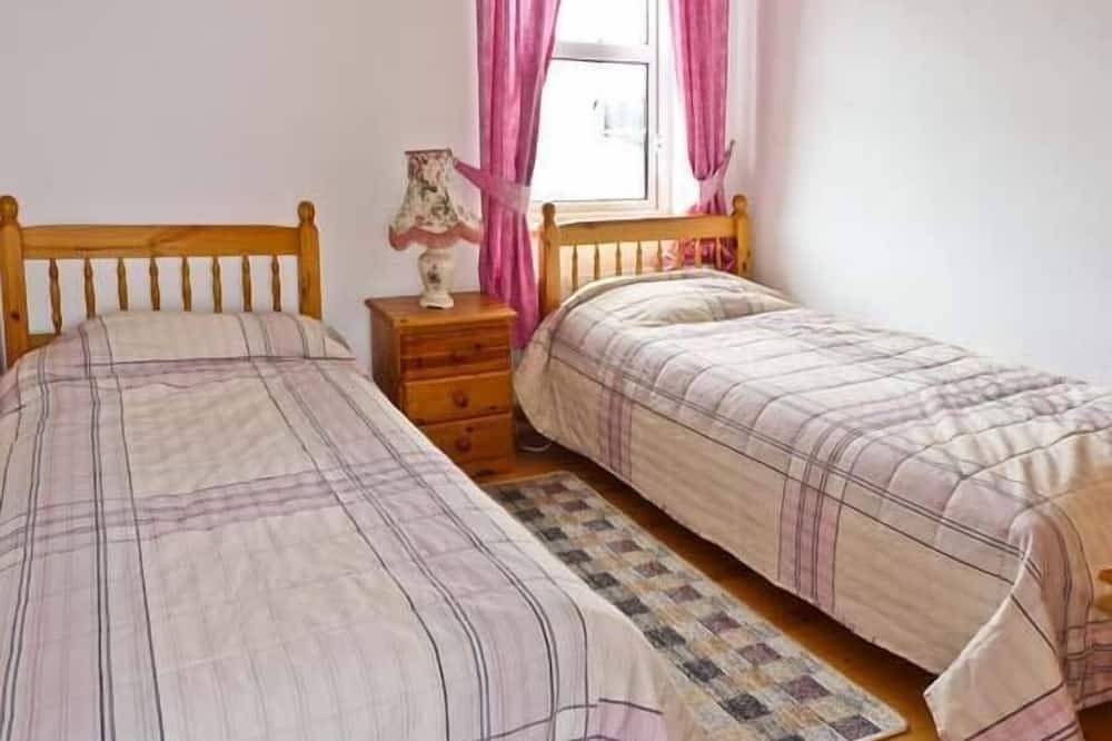 Lully More Cottage, pet friendly in Cruit Island, County Donegal in Glenties, County Donegal
