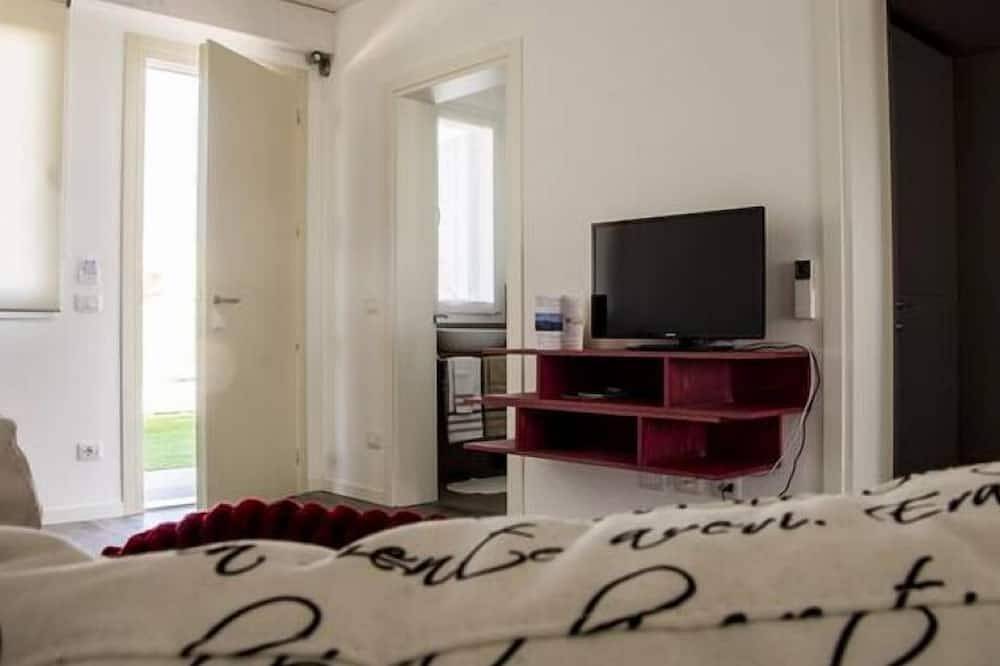 Apartamento entero, Home Suites Home - Peperoncino - 1.6 km from Peschiera del Garda in Valeggio sul Mincio, Provincia de Verona